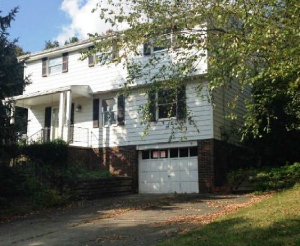 151 Autumn Dr, Trafford, PA 15085