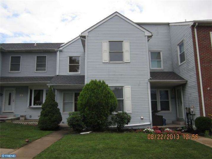 536 Princeton Ct, Bensalem, PA 19020