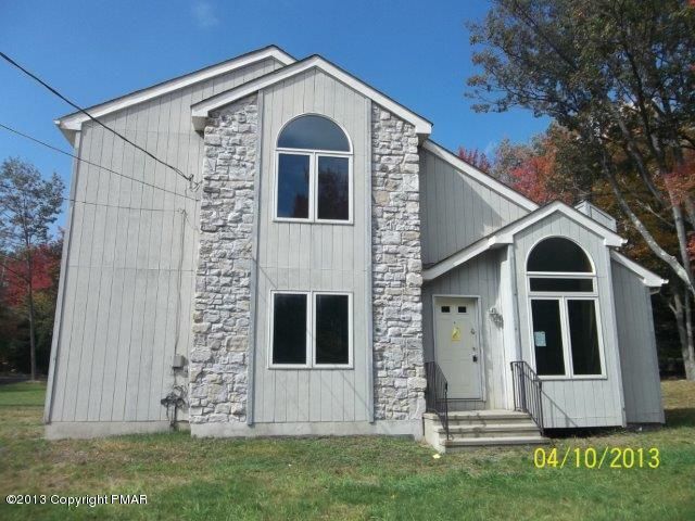 706 Leisure Lane, Pocono Summit, PA 18346