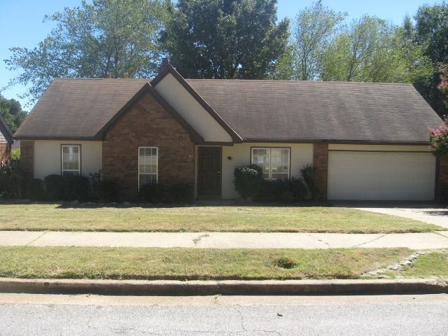 6893 Rockingham Rd, Memphis, TN 38141