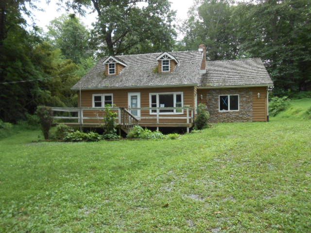 22 Cabin Still Rd, Delta, PA 17314