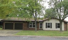 525 Pike Dr W Highland, IL 62249