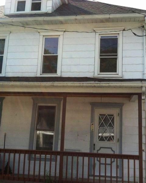 412 Mountain Ave, Pen Argyl, PA 18072