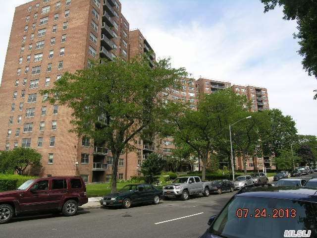 6120 Grand Central Pkwy Apt C907, Forest Hills, NY 11375