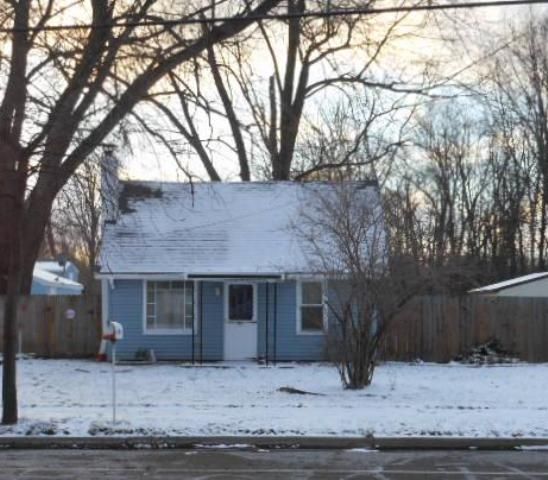 2946 Pleasant Grove Rd, Lansing, MI 48910