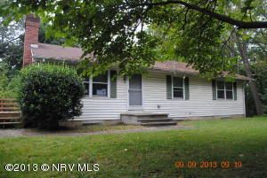 9 Montague St, Christiansburg, VA 24073