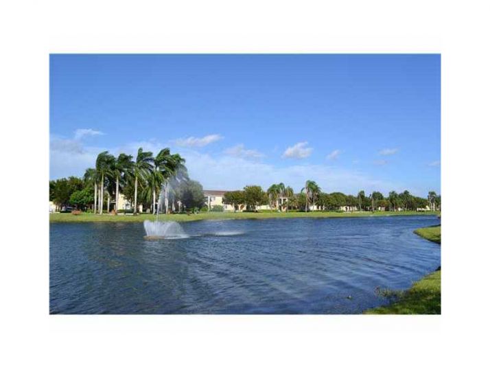 2589 CENTERGATE DRIVE # 202, Hollywood, FL 33025