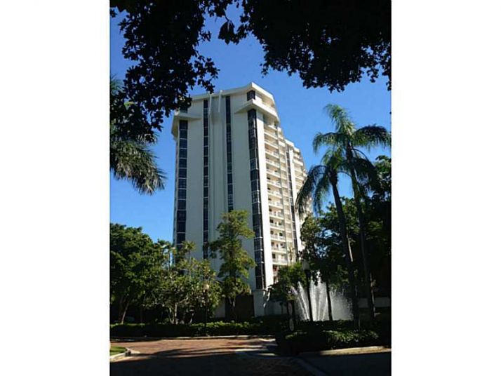 2000 TOWERSIDE TE # 1912, Miami, FL 33138