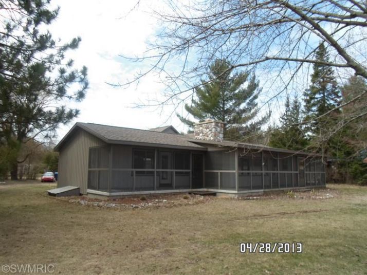 420 Windover Lake Rd, Lake, MI 48632