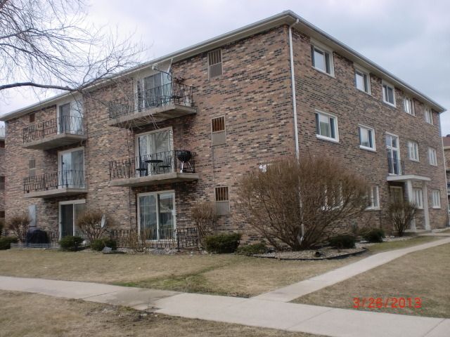 5846 W 77th St Unit 102, Burbank, IL 60459