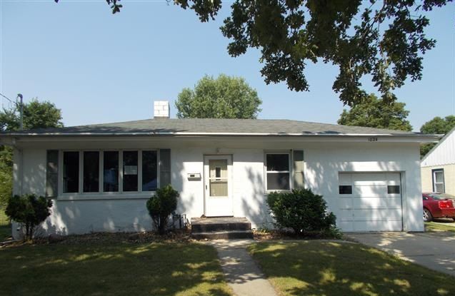 1024 Goodell St, Green Bay, WI 54301