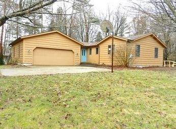 3383 Eastern Ave, Holland, MI 49424