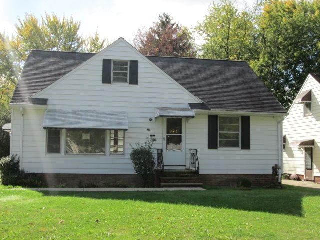 226 Talbot Dr., Bedford, OH 44146