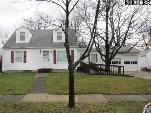 97 Avalon Dr, Bedford, OH 44146