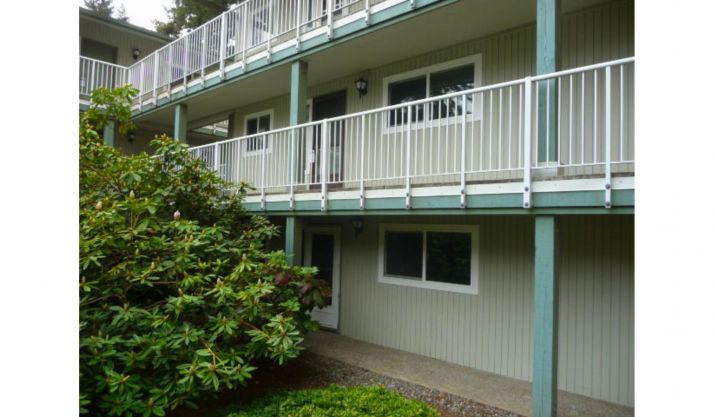 5810 200th St Sw Apt A, Lynnwood, WA 98036