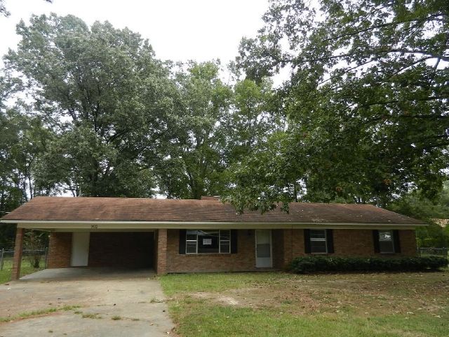 902 S Van Buren St, Carthage, MS 39051