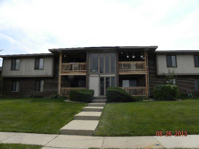 801 Brook Dr Apt 4, Streamwood, IL 60107