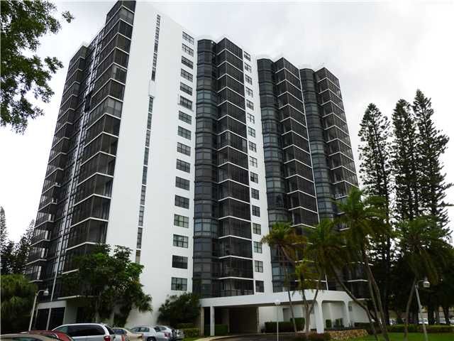 20100 W COUNTRY CLUB DR # 605, Miami, FL 33180