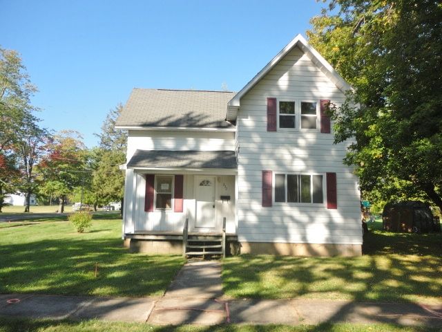 232 Gwinner St, Ithaca, MI 48847