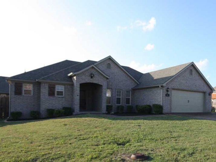 831 VENICE ST, Centerton, AR 72719