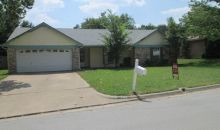 729 Highland Park Dr Hurst, TX 76054