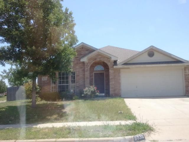 8636 Lake Springs Trl, Hurst, TX 76053