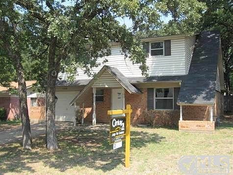 Cedar Street W, Hurst, TX 76053