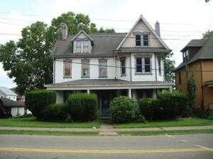 332 E 10th Ave, Tarentum, PA 15084