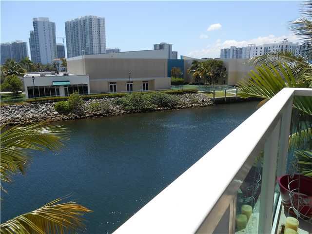 3330 NE 190 St # 318, Miami, FL 33180