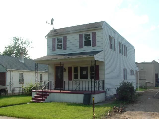 1205 N Cedar St, Bristol, PA 19007