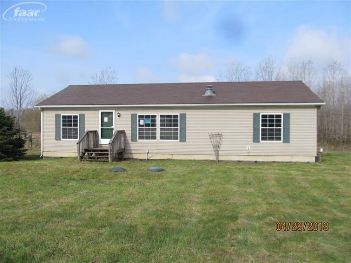 11471 N Nicholson Rd, Fowlerville, MI 48836