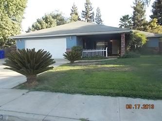 2183 W Cricklewood C, Porterville, CA 93257