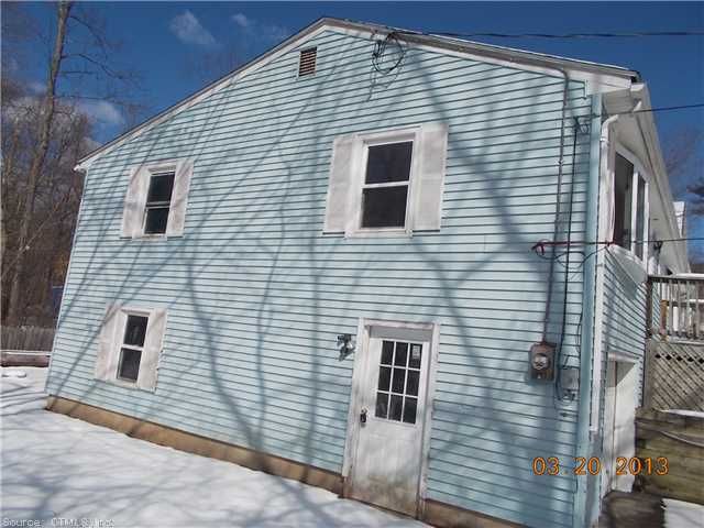 14 Elizabeth Rd, Canton, CT 06019