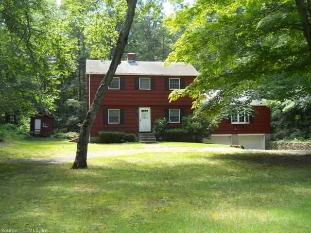 11 Buttermilk Ln, Branford, CT 06405