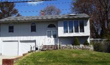 3 Lakemont St Bay Shore, NY 11706