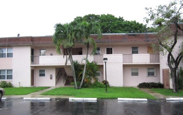 5520 Lakewood Cir N Apt 623, Pompano Beach, FL 33063