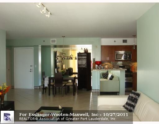 19901 E Country Club Dr # 2504, Miami, FL 33180