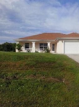 826 Skyline Blvd, Cape Coral, FL 33991