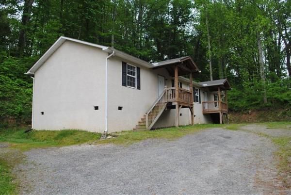 35 43 Stucco Road, Waynesville, NC 28786