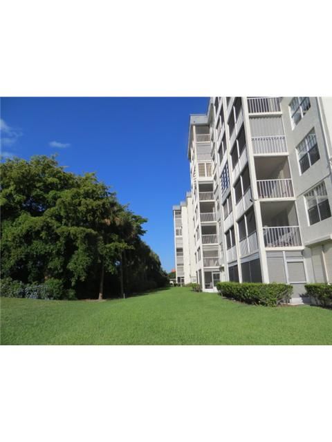 250 JACARANDA DR # 411, Fort Lauderdale, FL 33324