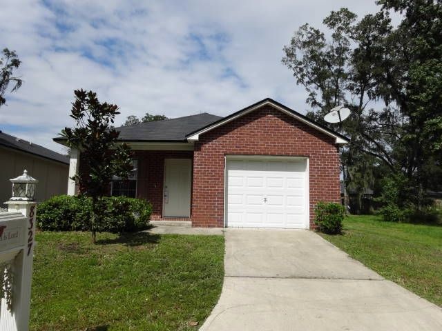 8327 Woods Ave, Jacksonville, FL 32216