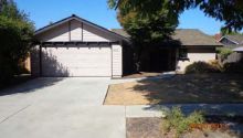 407 Meadowbrook Street Tulare, CA 93274