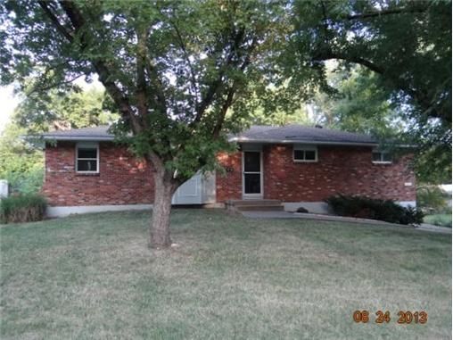 5619 Perry Ave, Shawnee, KS 66203