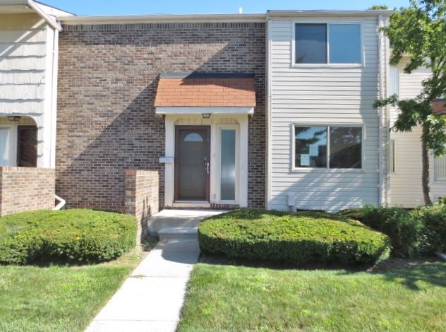 2 Hampton Towne St #2, Southfield, MI 48075