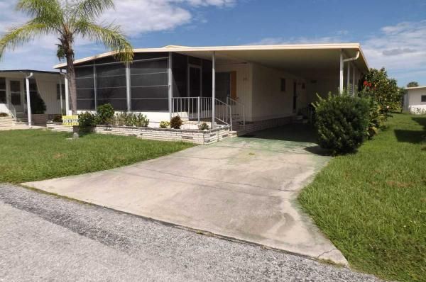 939 Bonaire West, Venice, FL 34285