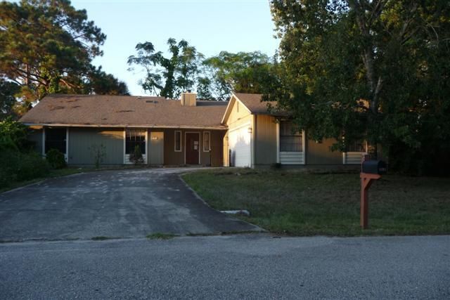 1281 Hegira St Nw, Palm Bay, FL 32907