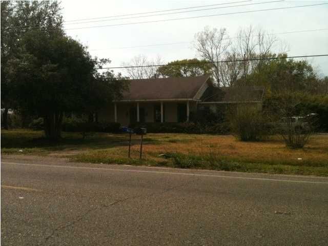 838 S Chataignier St, Ville Platte, LA 70586