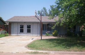 312 S Brookview Ln, Mustang, OK 73064