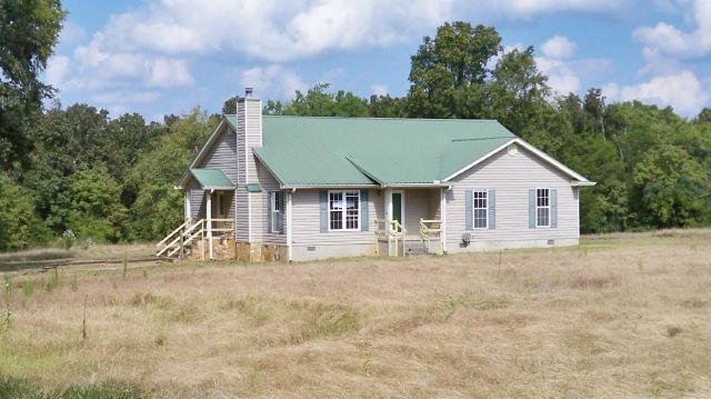 1307 Drake Rd, Elberton, GA 30635