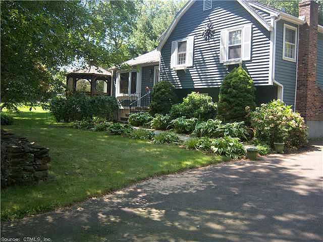 Long Hill Rd, Clinton, CT 06413